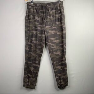 Athleta Farallon  Green Camo Women’s Size 6  Joggers.